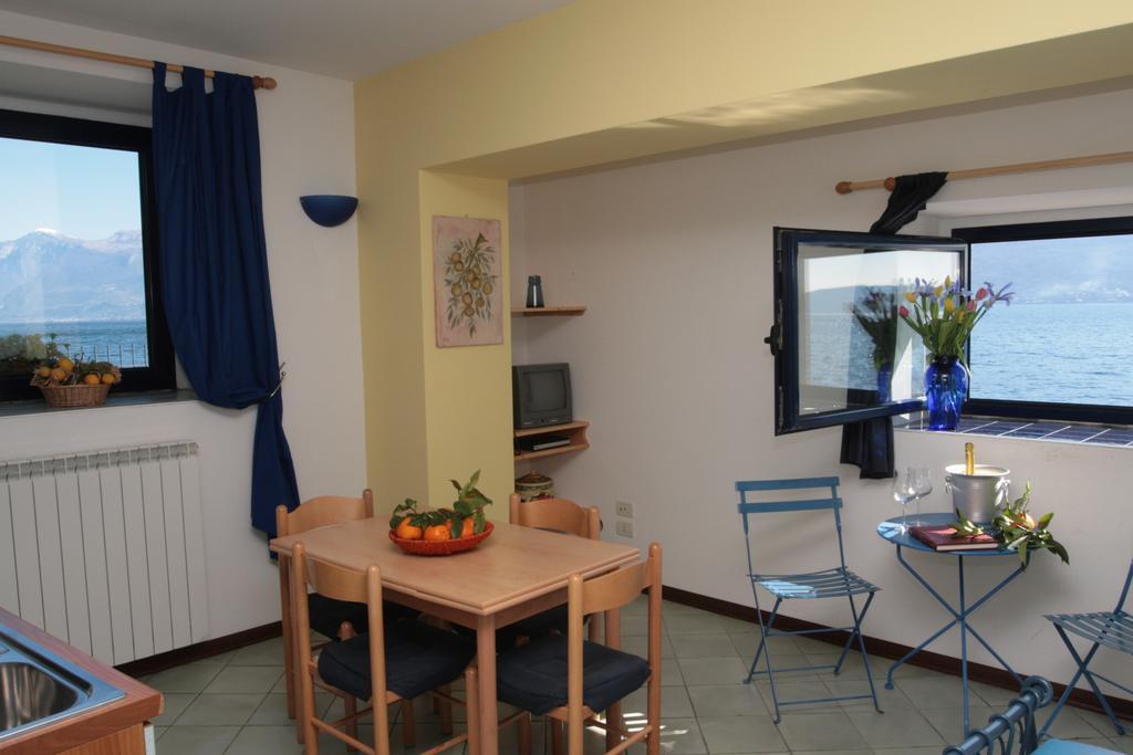 Villa Residence La Limonaia Gargnano Kamer foto