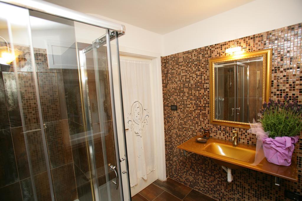 Villa Residence La Limonaia Gargnano Kamer foto